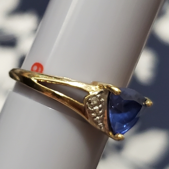 10K Gold Trillion Cut Tanzanite Ring - Picture 12 of 16